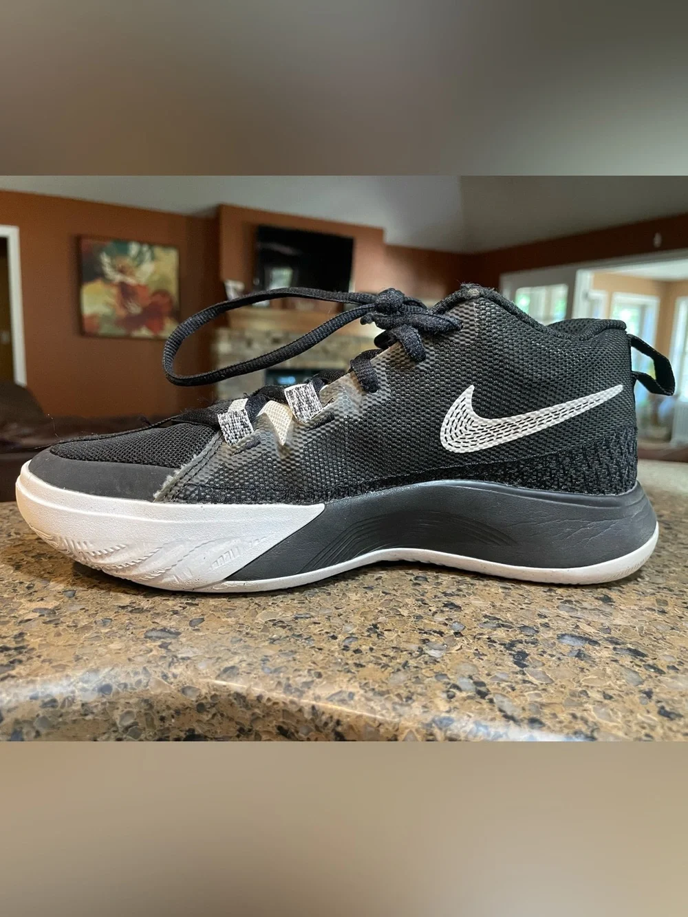 Nike Kyrie Flytrap VI Black White Big Kids' Sz 3.5 Mid-Top Athletic Basketball
